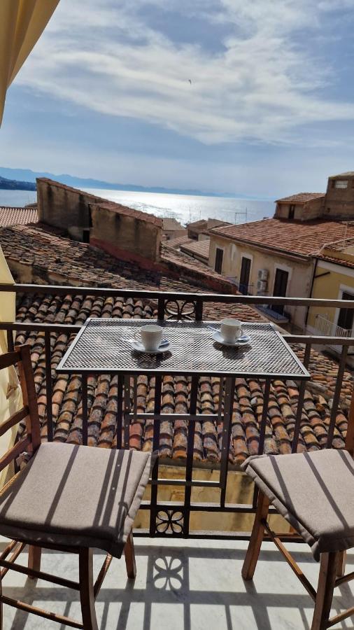 Casa Cleo Apartment Чефалу Екстериор снимка